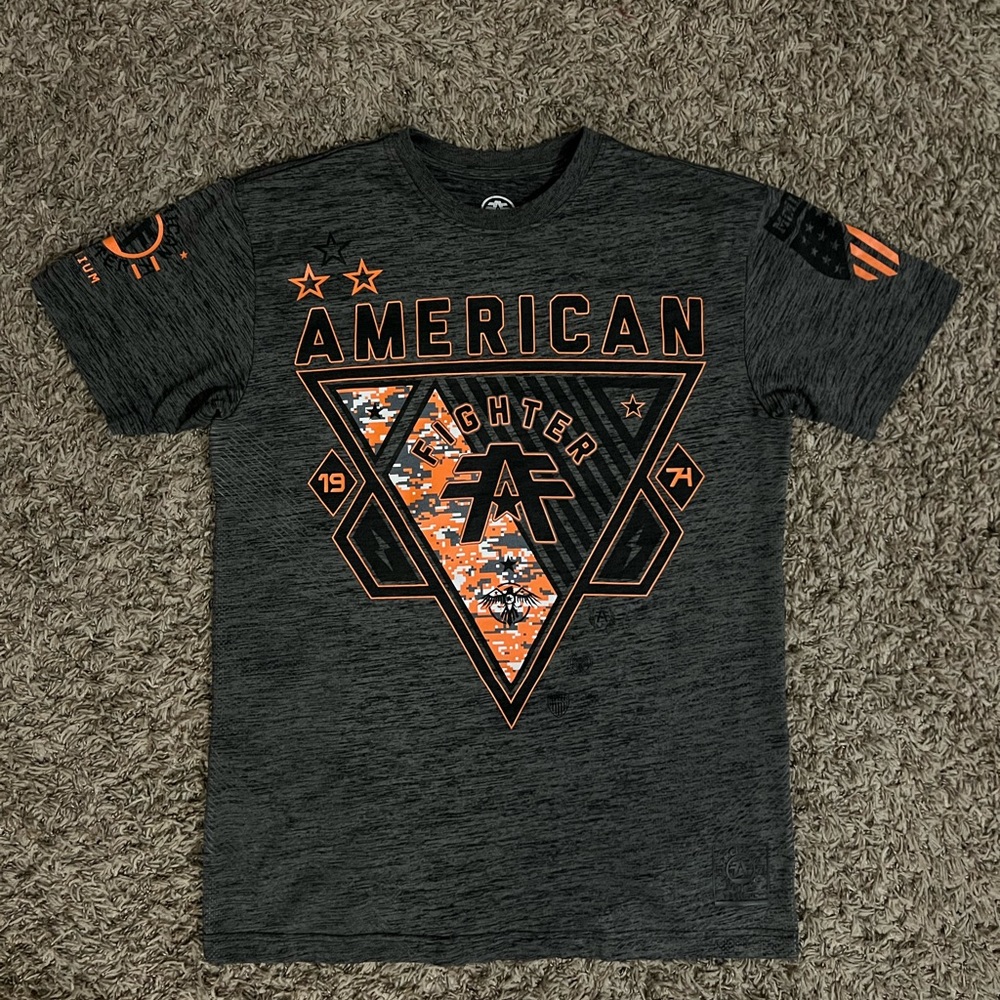 American Fighter Like NEW T-Shirt - Men’s Medium